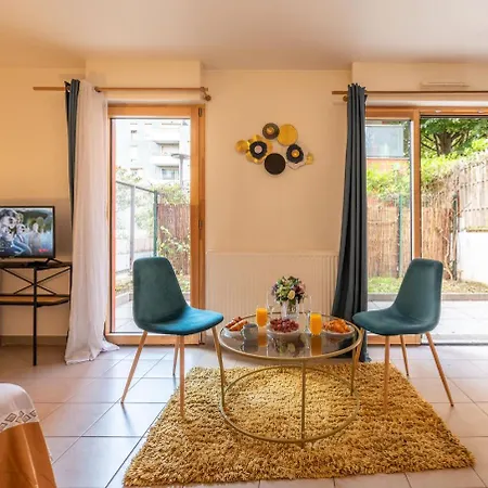 Superbe 1min Metro7 Rez-de-chaussee Apartment